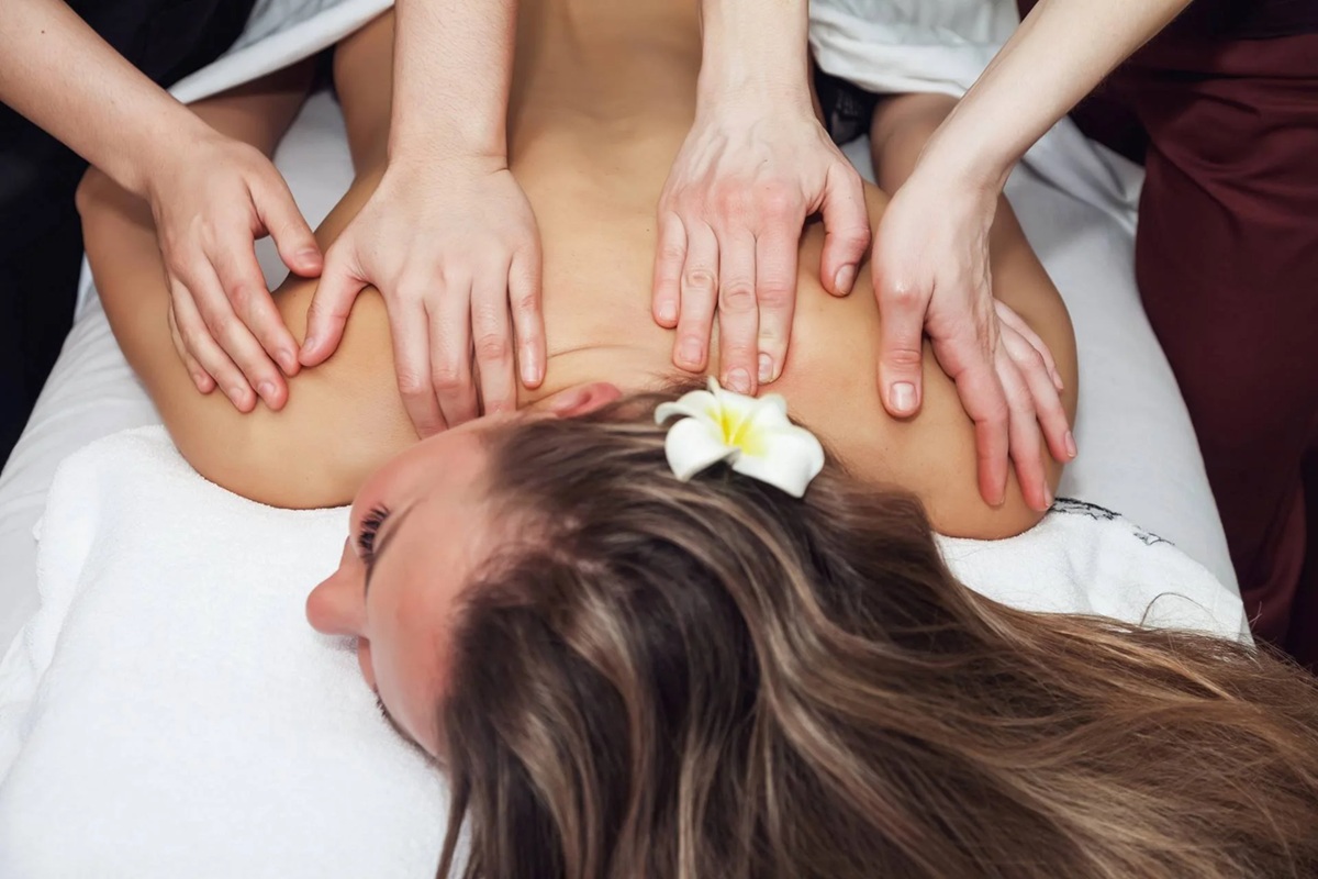 Four Hand Massage